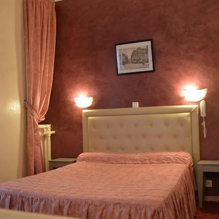 Hotel Royal Versailles