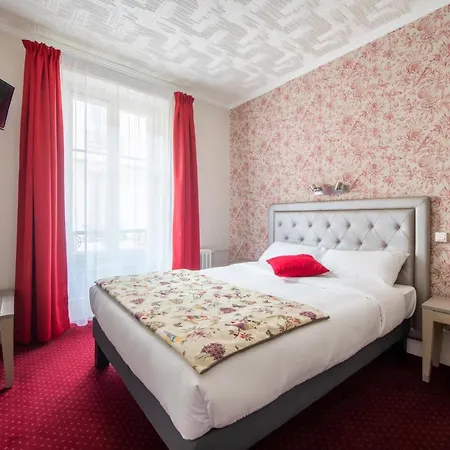 Royal Hotel 2*